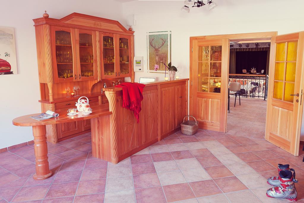 Guesthouse Macesen Сподня-Сорица Экстерьер фото