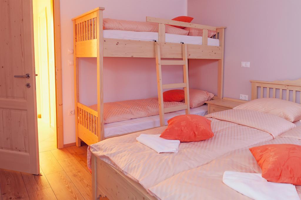 Guesthouse Macesen Сподня-Сорица Номер фото
